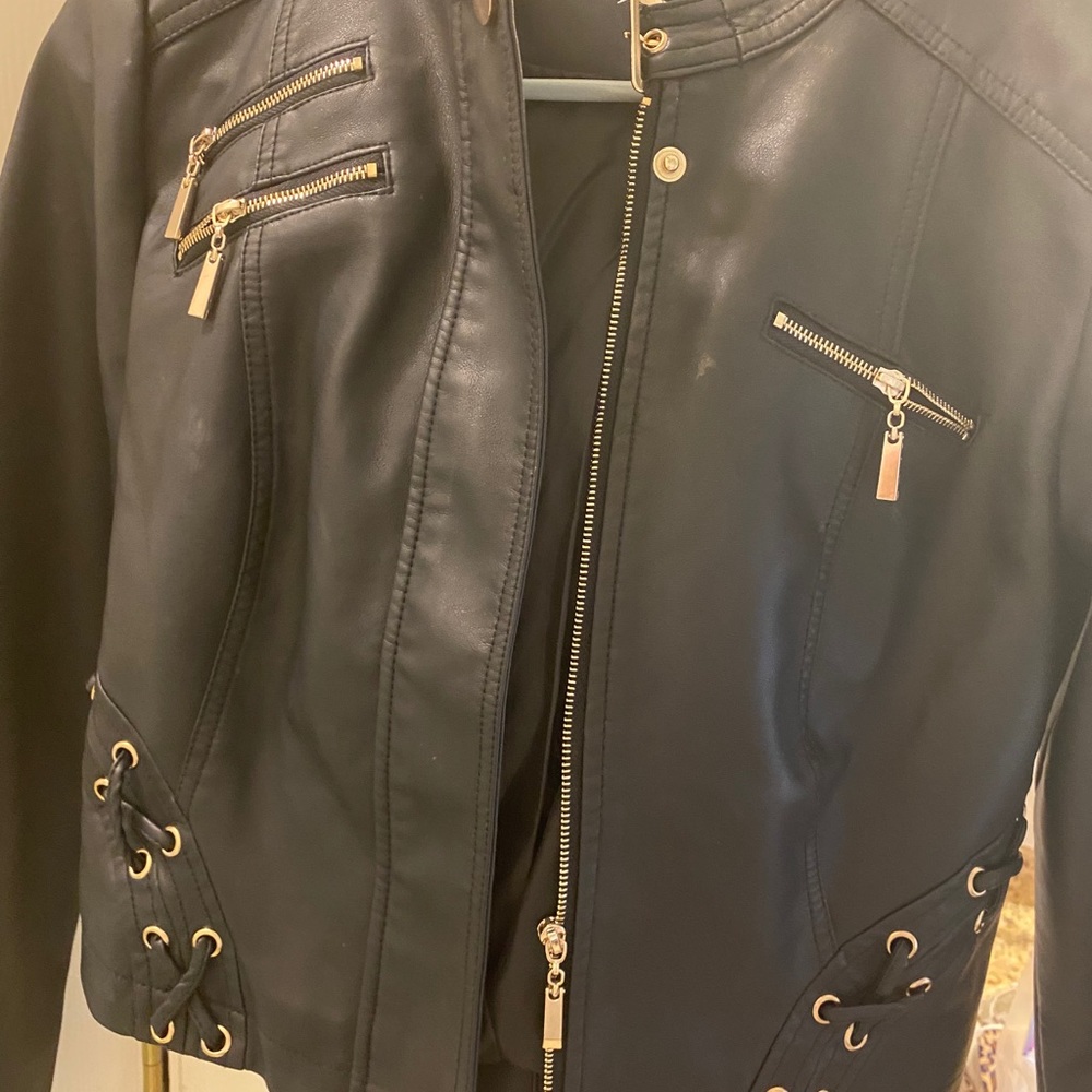 Black Cropped Leather Jacket - image 2